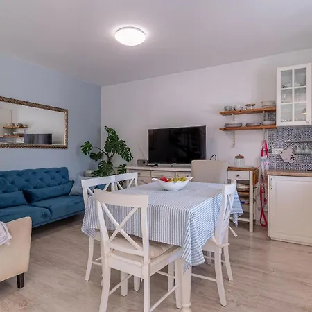 Lovely In With Kitchen * Krsan